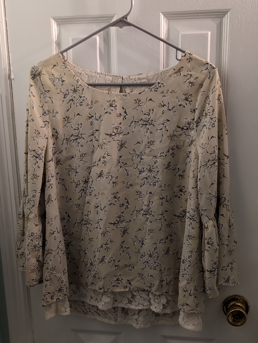 Entro Women's Cream Floral Lace-Hem Blouse